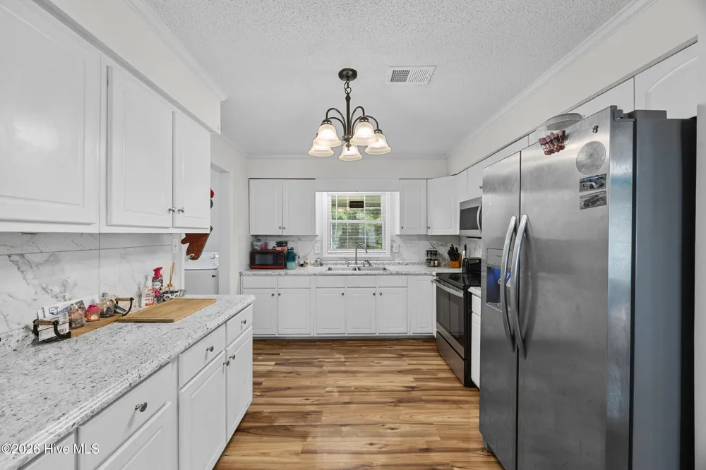 616 S Orange Street Wallace, NC 28466