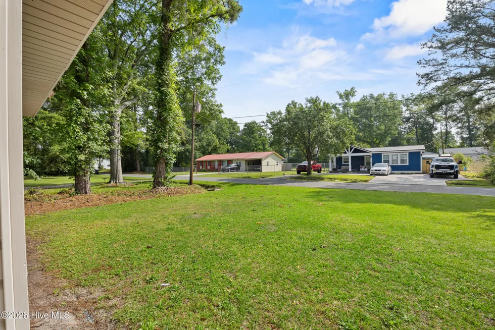 616 S Orange Street Wallace, NC 28466