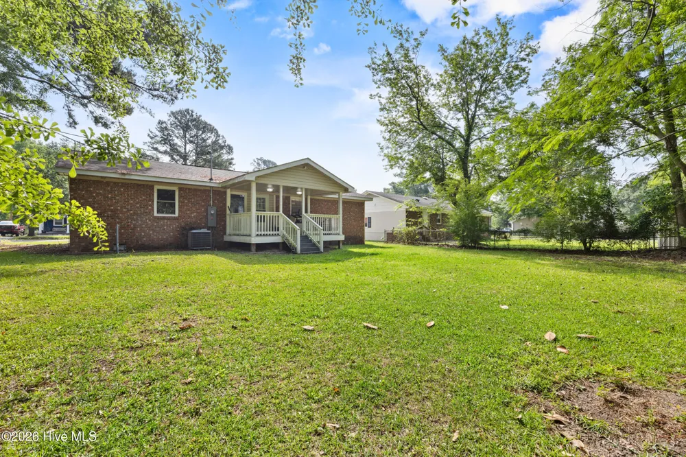 616 S Orange Street Wallace, NC 28466