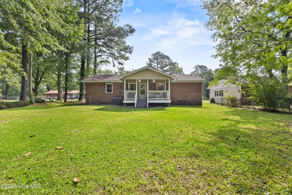 616 S Orange Street Wallace, NC 28466