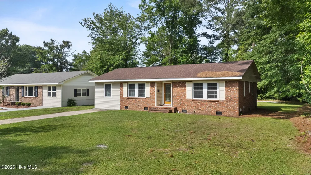 616 S Orange Street Wallace, NC 28466