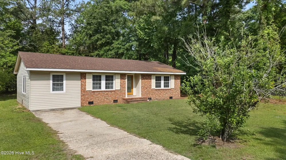 616 S Orange Street Wallace, NC 28466