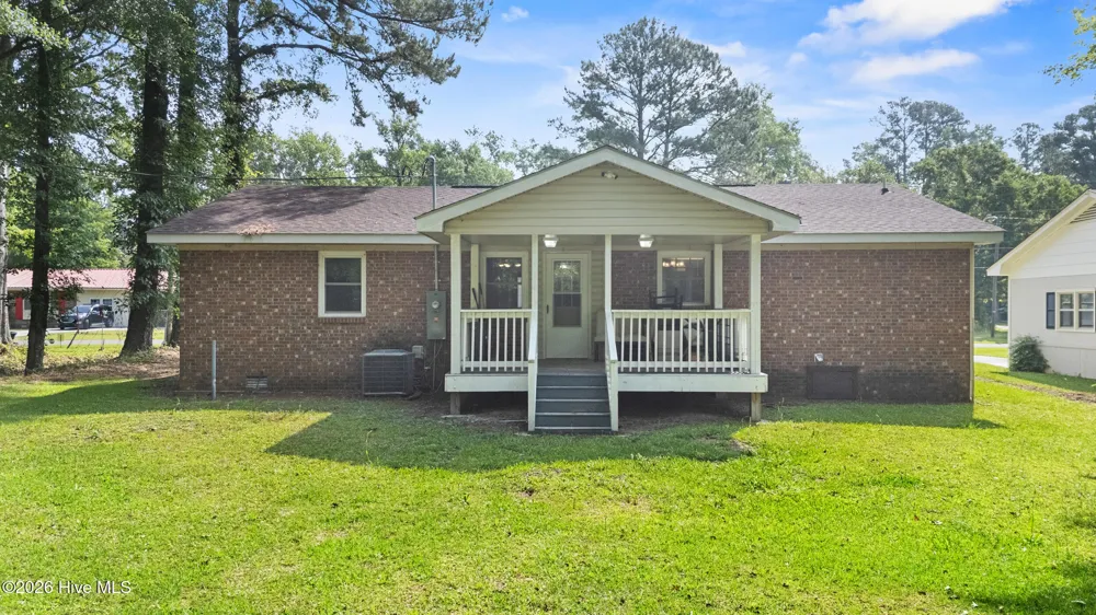 616 S Orange Street Wallace, NC 28466