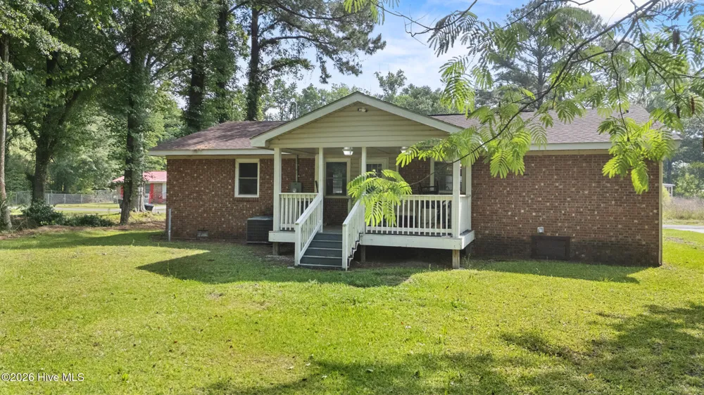 616 S Orange Street Wallace, NC 28466
