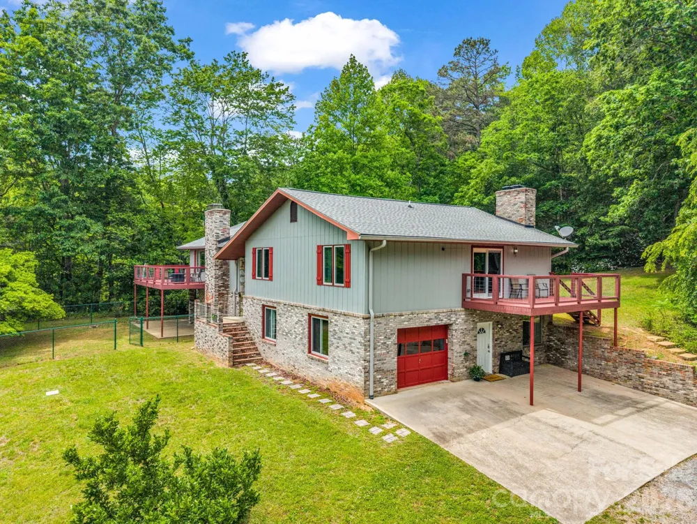 656 Cashiers Valley Road Brevard, NC 28712