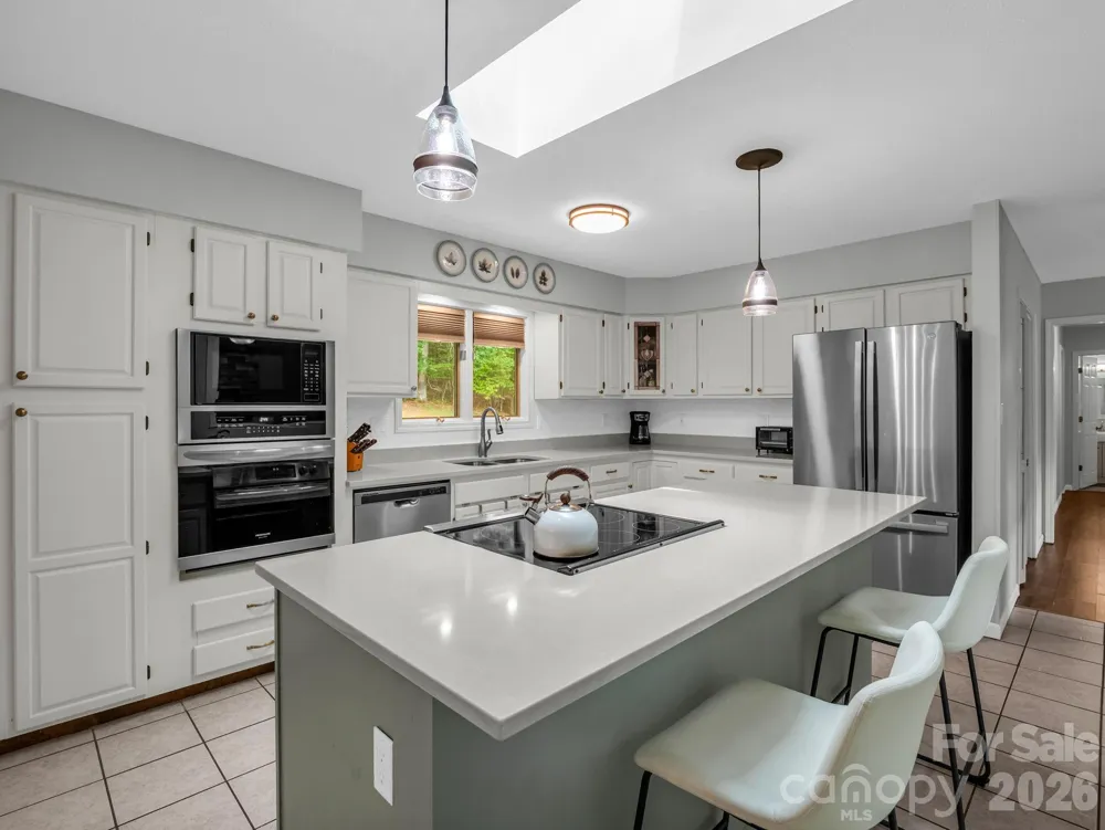 656 Cashiers Valley Road Brevard, NC 28712