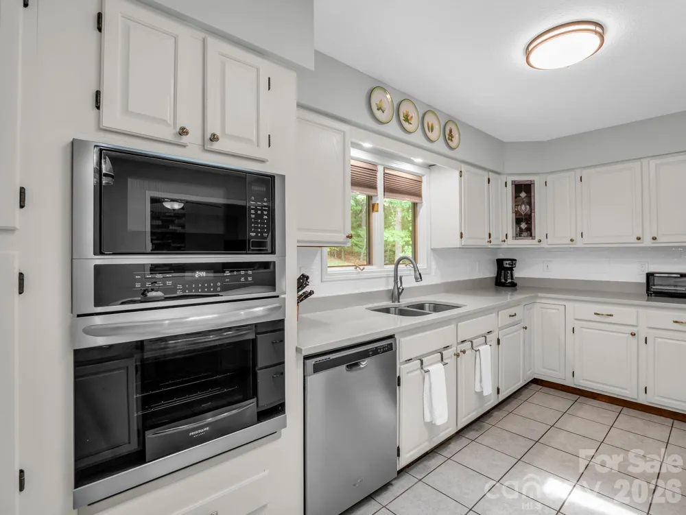 656 Cashiers Valley Road Brevard, NC 28712
