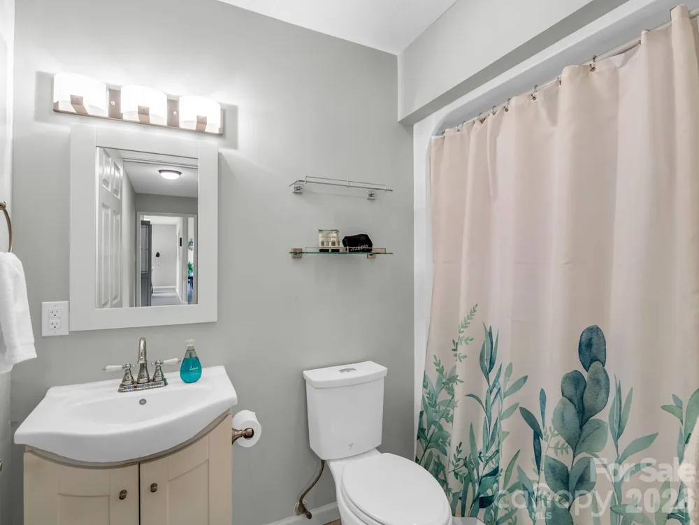656 Cashiers Valley Road Brevard, NC 28712