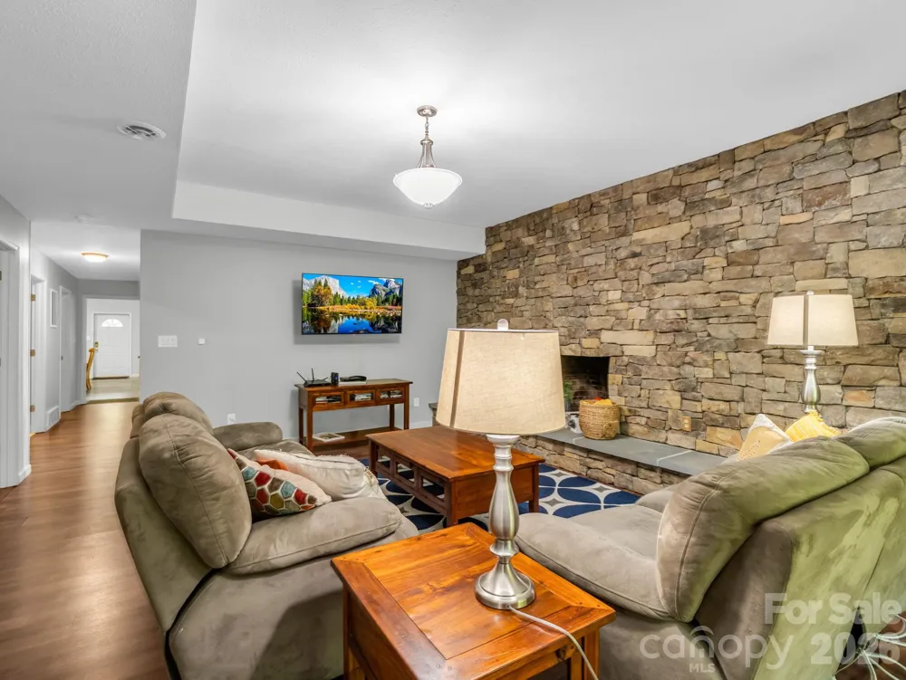 656 Cashiers Valley Road Brevard, NC 28712