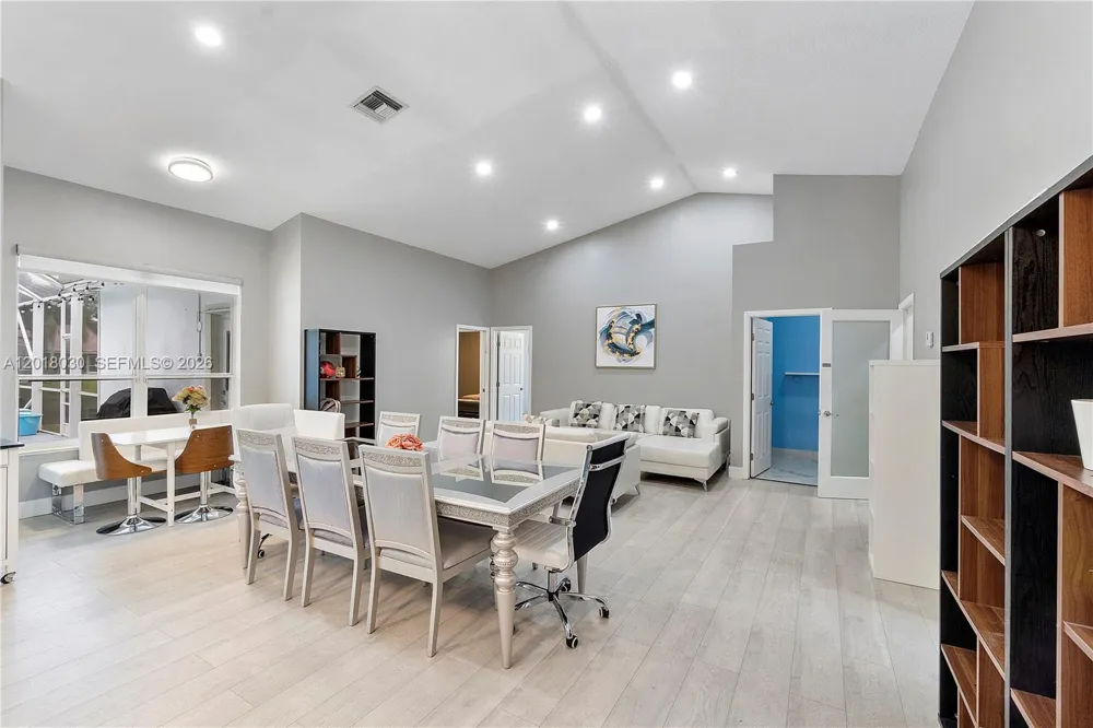9251 NW 42nd Ct Coral Springs, FL 33065