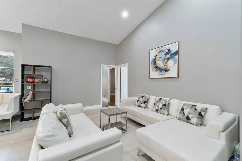 9251 NW 42nd Ct Coral Springs, FL 33065