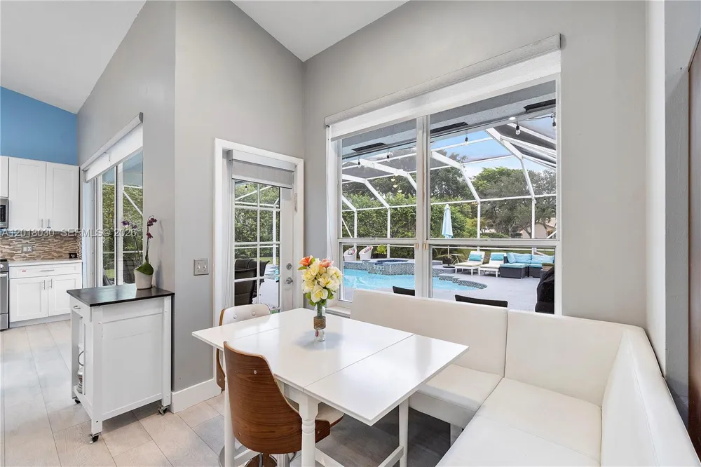 9251 NW 42nd Ct Coral Springs, FL 33065