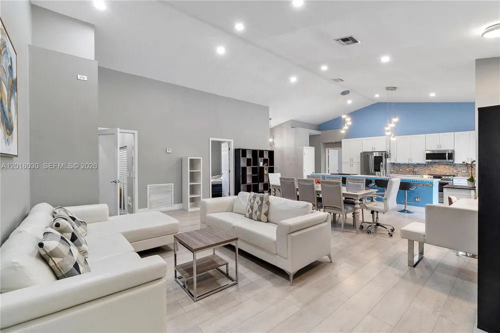 9251 NW 42nd Ct Coral Springs, FL 33065