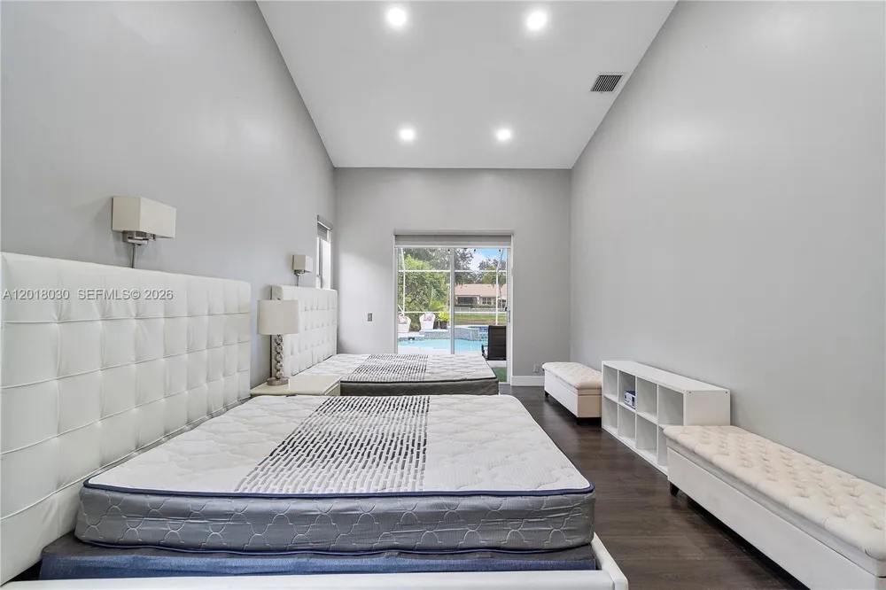 9251 NW 42nd Ct Coral Springs, FL 33065