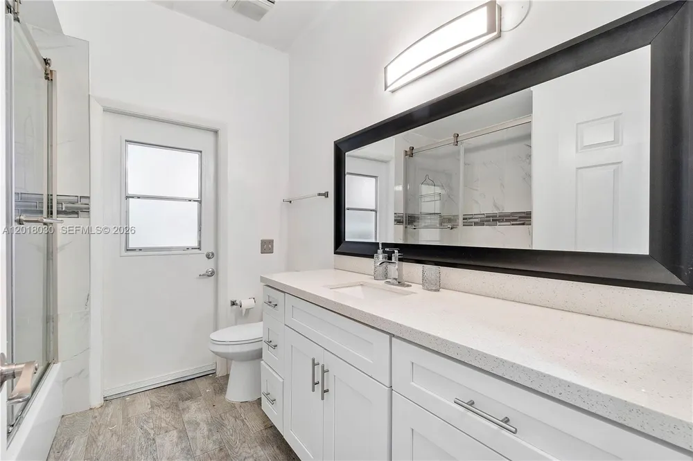 9251 NW 42nd Ct Coral Springs, FL 33065