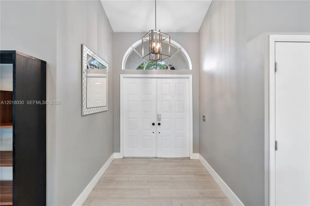 9251 NW 42nd Ct Coral Springs, FL 33065