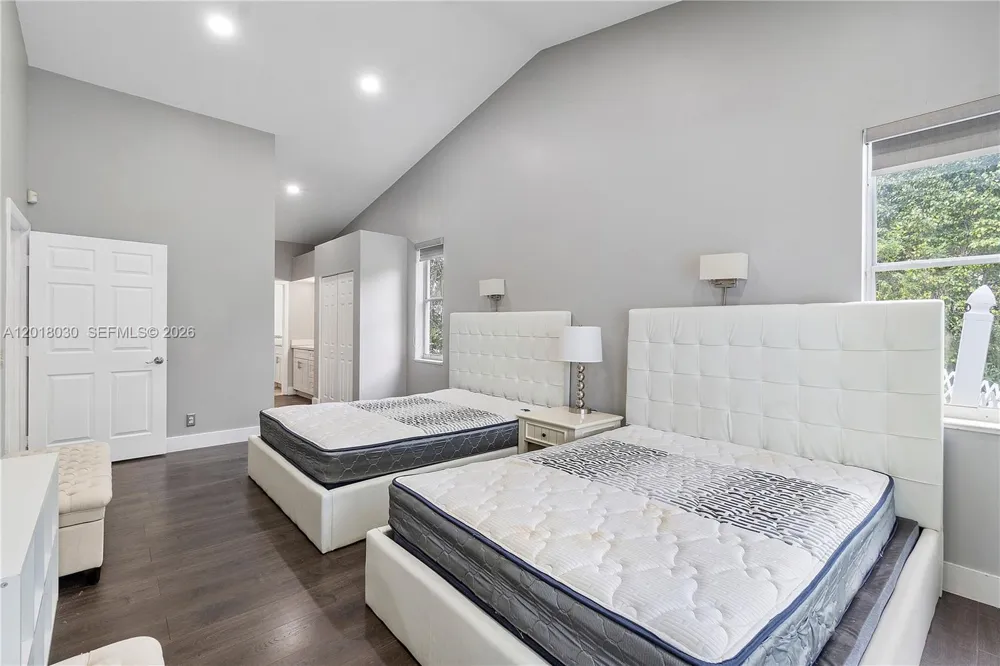 9251 NW 42nd Ct Coral Springs, FL 33065
