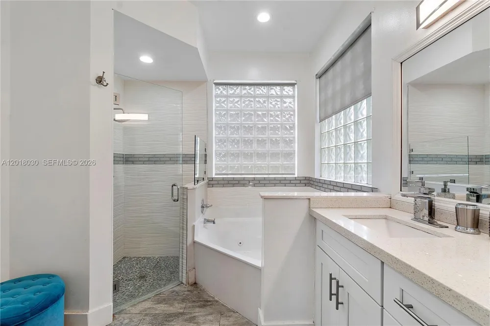 9251 NW 42nd Ct Coral Springs, FL 33065