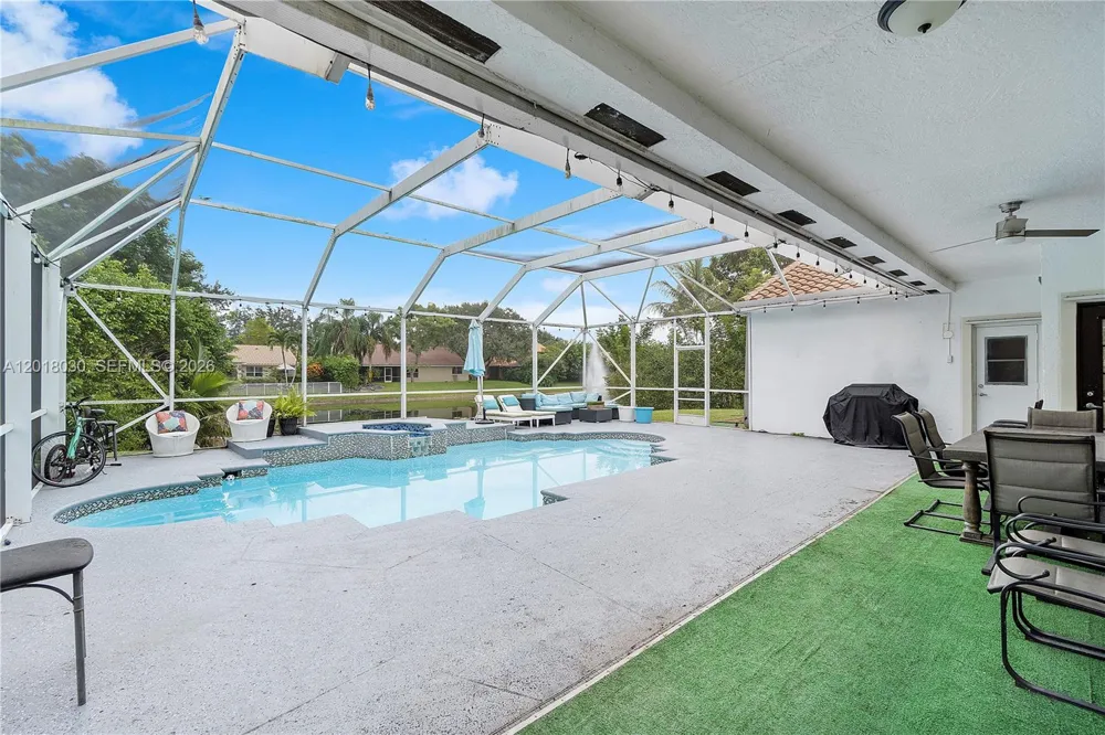 9251 NW 42nd Ct Coral Springs, FL 33065