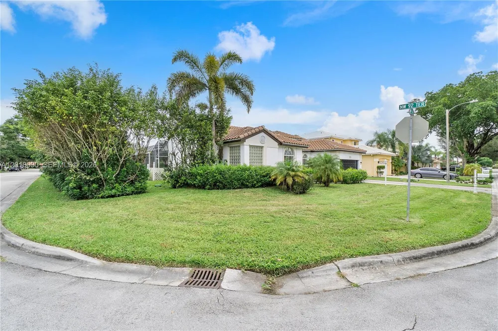 9251 NW 42nd Ct Coral Springs, FL 33065