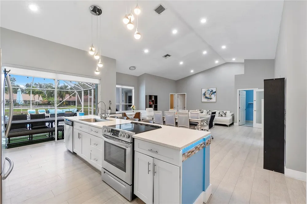 9251 NW 42nd Ct Coral Springs, FL 33065