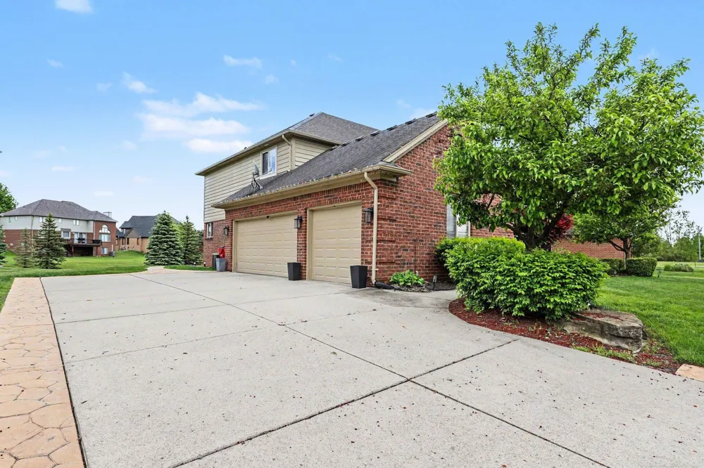 63564 Monticello E Drive Washington Township, MI 48095