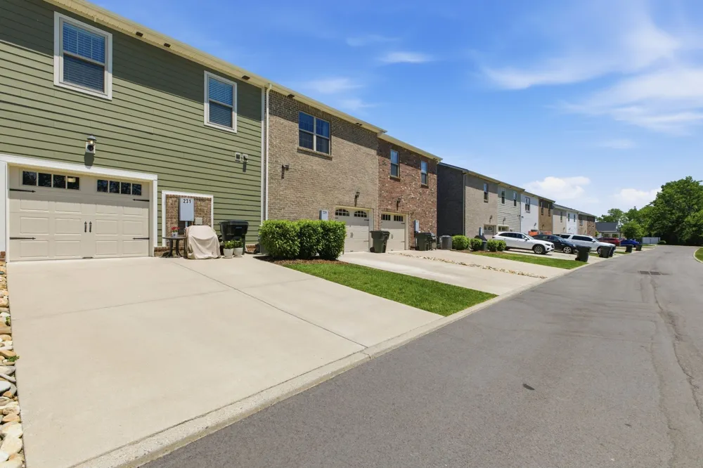 231 Grandstand Blvd Gallatin, TN 37066