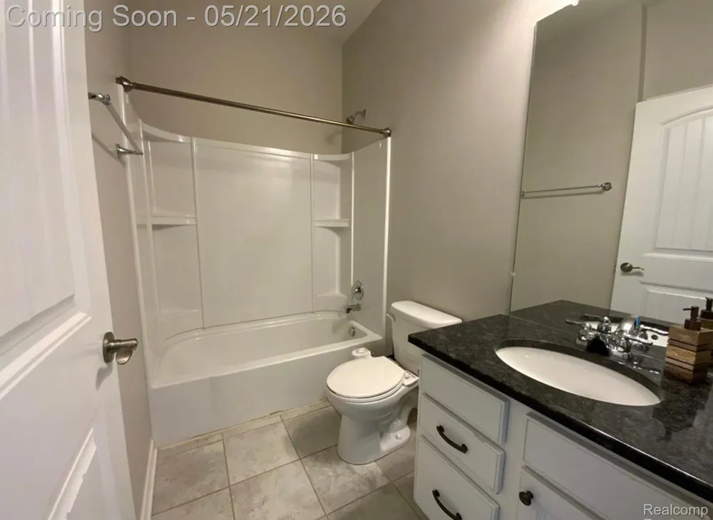 2060 Trimble Street Orion Charter Township, MI 48360