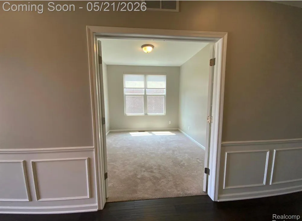 2060 Trimble Street Orion Charter Township, MI 48360