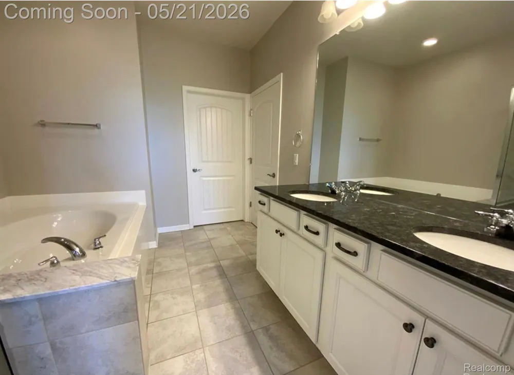 2060 Trimble Street Orion Charter Township, MI 48360