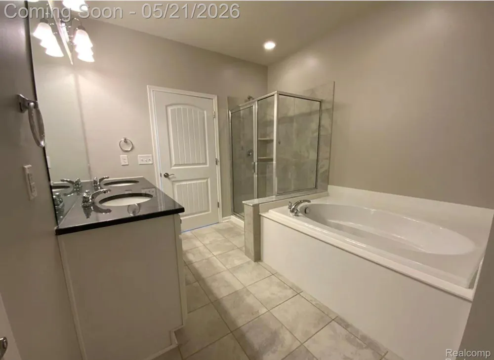 2060 Trimble Street Orion Charter Township, MI 48360
