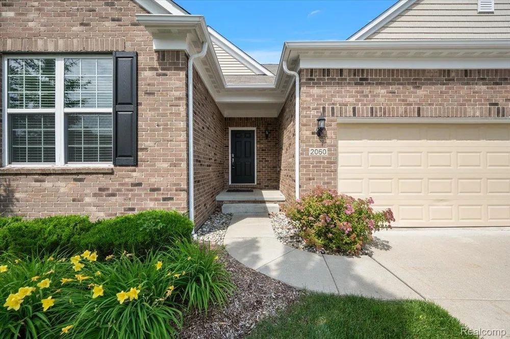 2060 Trimble Street Orion Charter Township, MI 48360