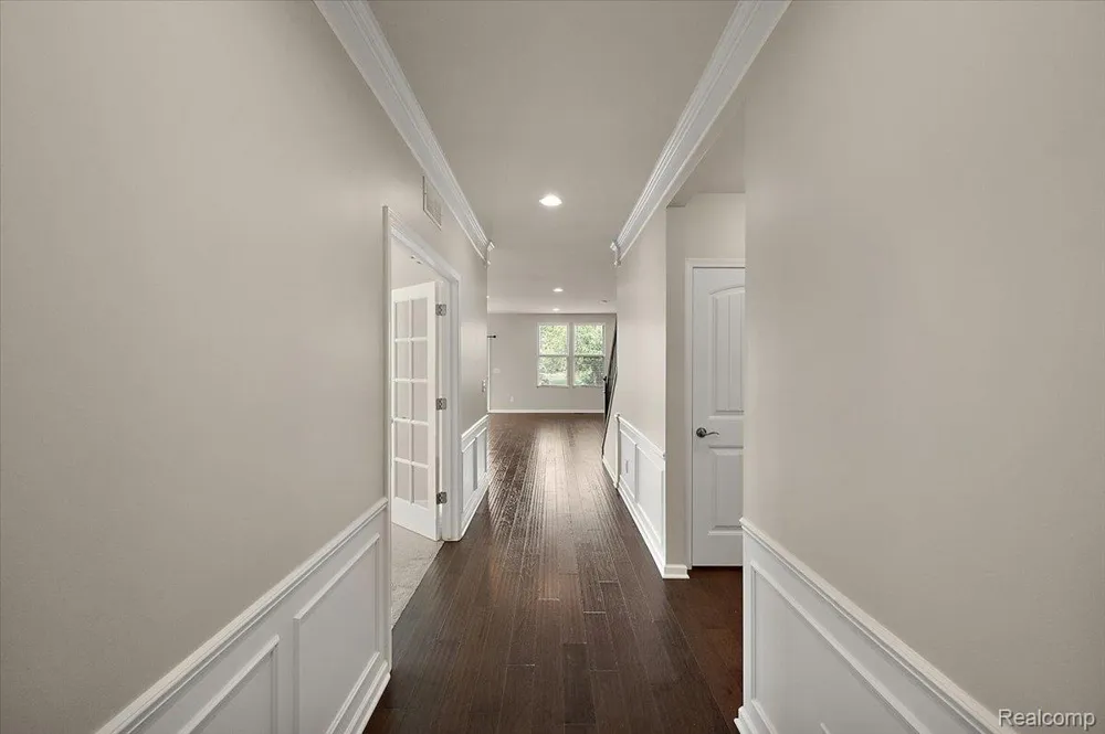 2060 Trimble Street Orion Charter Township, MI 48360