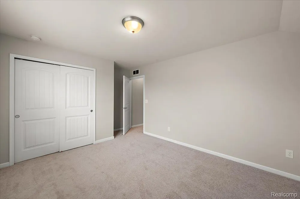 2060 Trimble Street Orion Charter Township, MI 48360