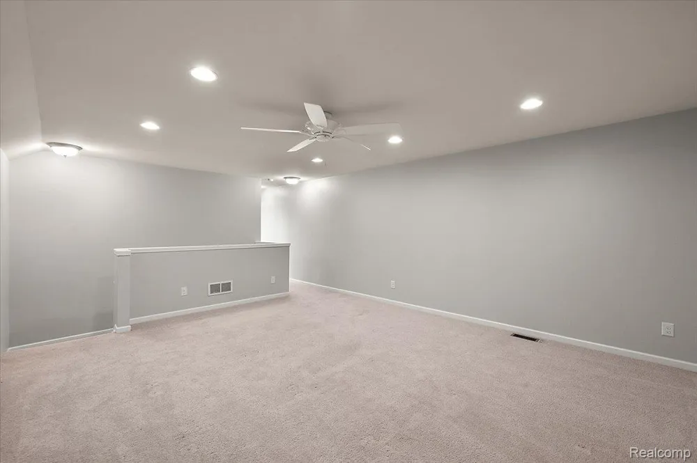 2060 Trimble Street Orion Charter Township, MI 48360