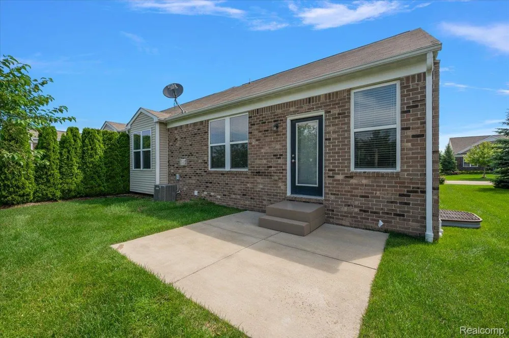 2060 Trimble Street Orion Charter Township, MI 48360