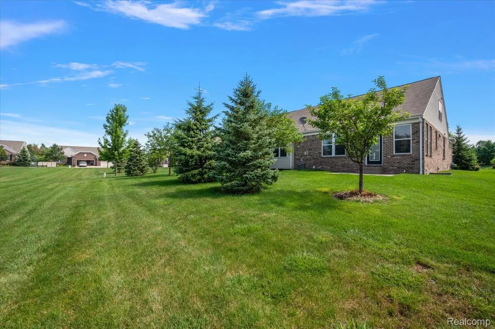 2060 Trimble Street Orion Charter Township, MI 48360