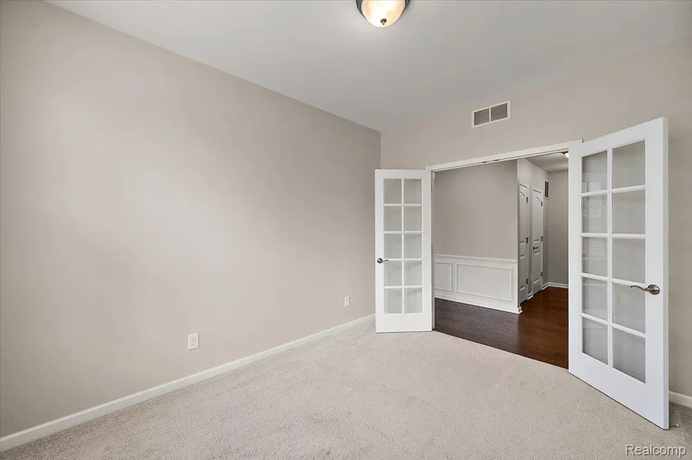2060 Trimble Street Orion Charter Township, MI 48360