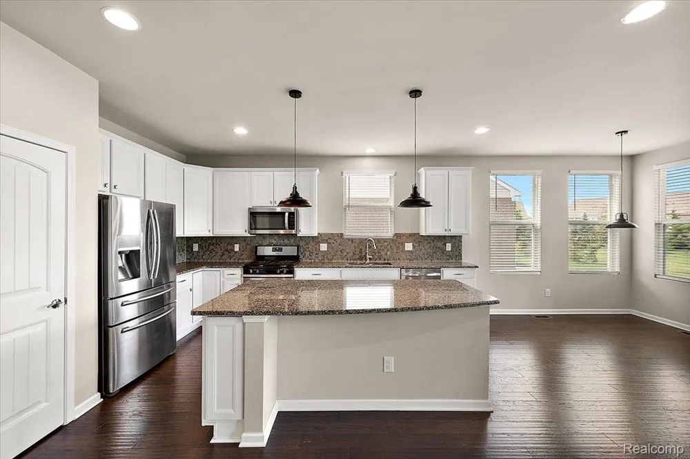 2060 Trimble Street Orion Charter Township, MI 48360