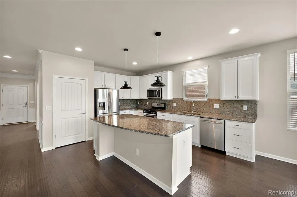 2060 Trimble Street Orion Charter Township, MI 48360