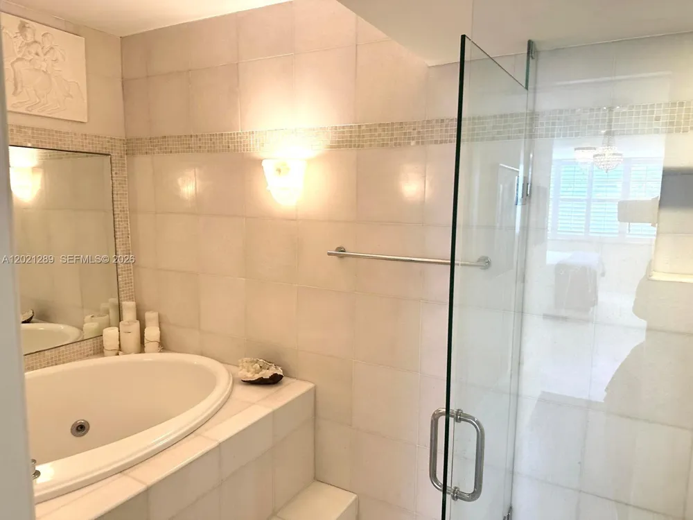 150 Ocean Lane Dr #2A Key Biscayne, FL 33149