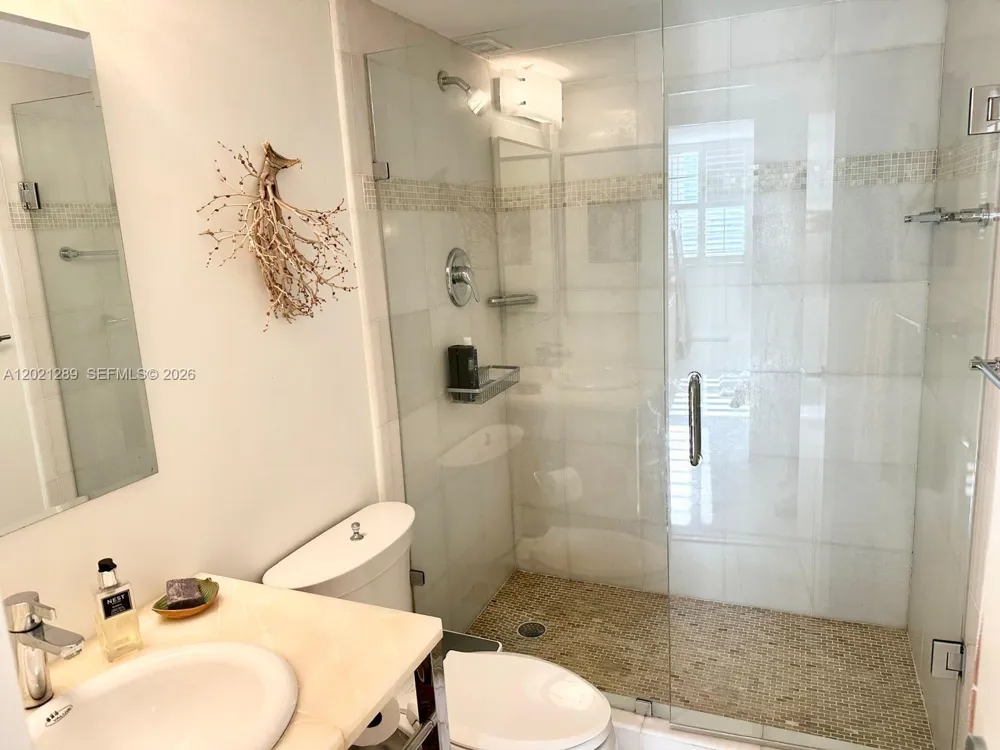 150 Ocean Lane Dr #2A Key Biscayne, FL 33149
