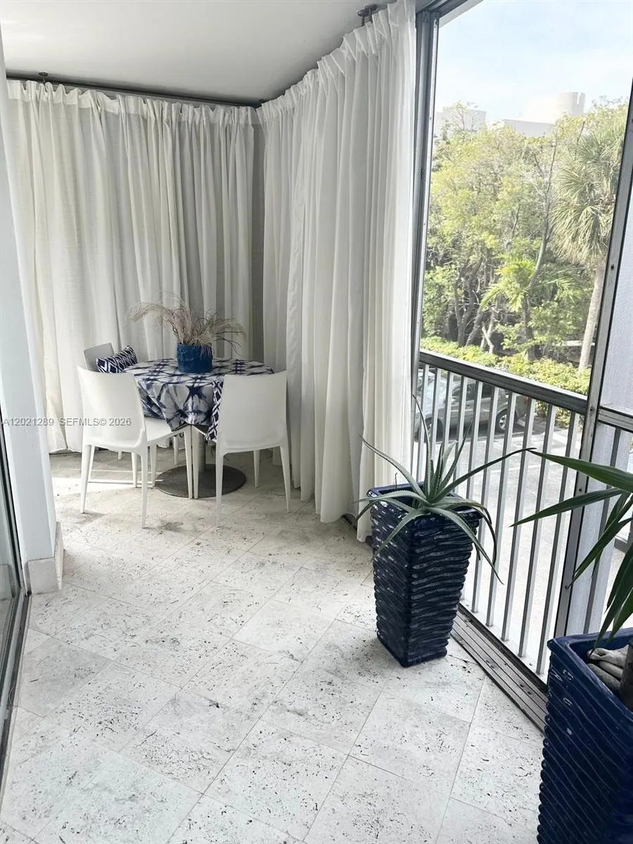 150 Ocean Lane Dr #2A Key Biscayne, FL 33149