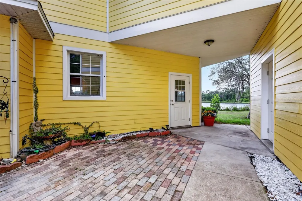 493 MALAUKA LOOP Ocklawaha, FL 32179