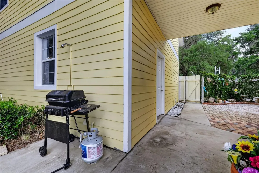 493 MALAUKA LOOP Ocklawaha, FL 32179