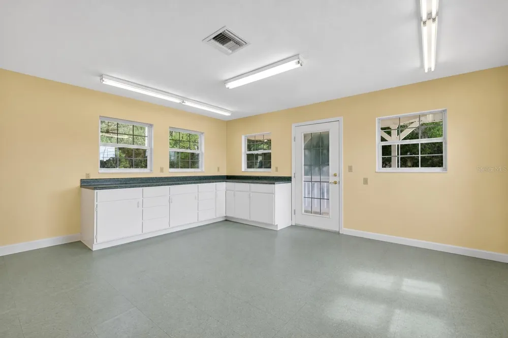 493 MALAUKA LOOP Ocklawaha, FL 32179