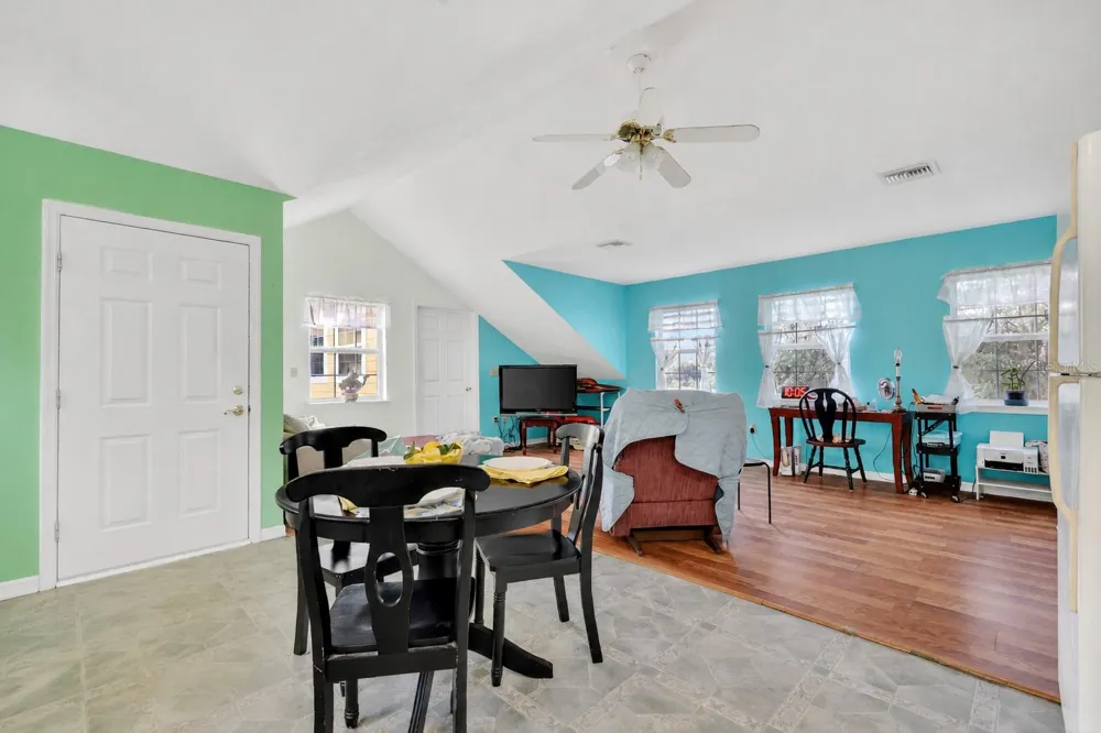 493 MALAUKA LOOP Ocklawaha, FL 32179