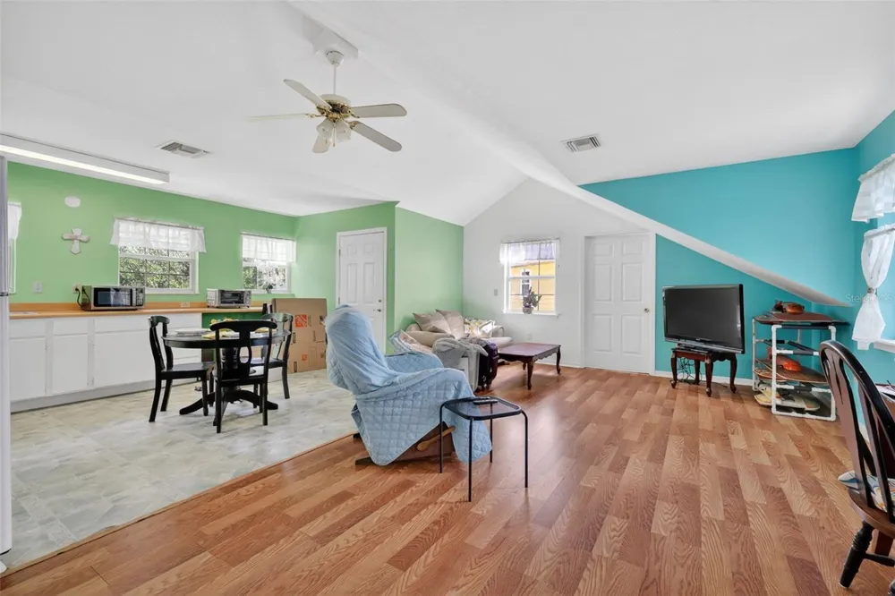 493 MALAUKA LOOP Ocklawaha, FL 32179