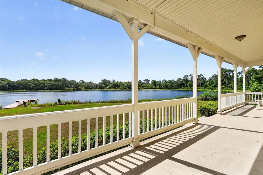 493 MALAUKA LOOP Ocklawaha, FL 32179