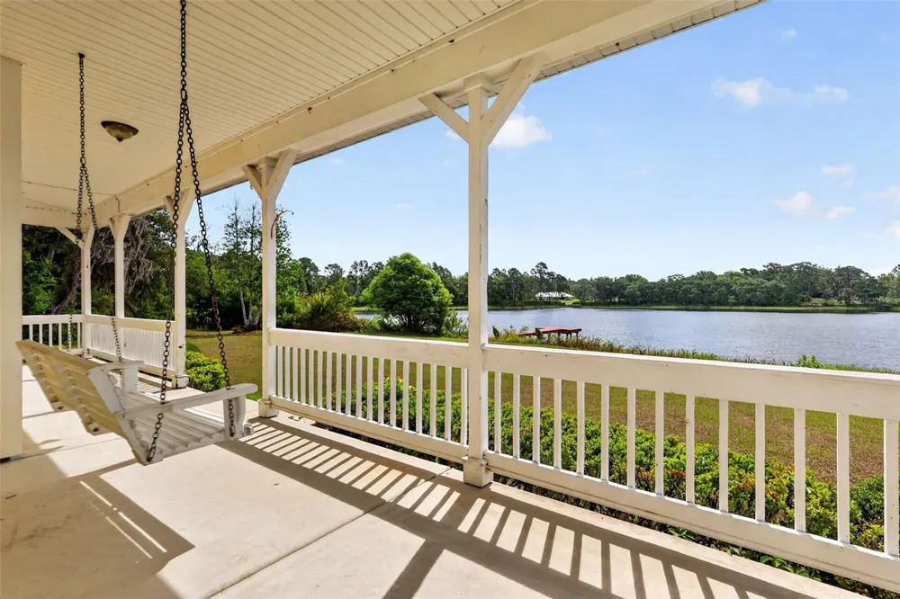 493 MALAUKA LOOP Ocklawaha, FL 32179